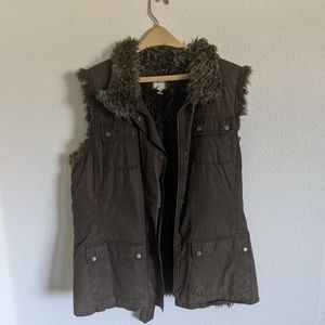 Banana Republic Cocoa Brown Vest with faux fur lining XL